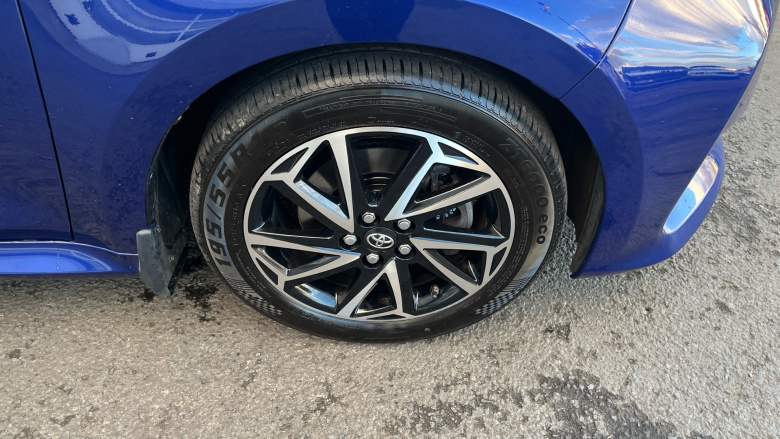 Toyota Yaris 1.5 Hybrid Design 5dr CVT [Panoramic Roof] Hybrid Hatchback